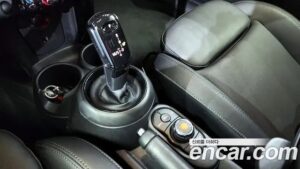 Mini Cooper 5Door CLASSIC 2022 года из Южной Кореи