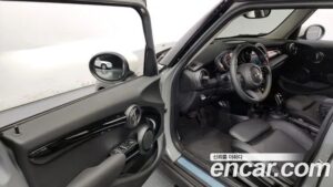 Mini Cooper 5Door CLASSIC 2022 года из Южной Кореи