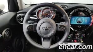Mini Cooper 5Door CLASSIC 2022 года из Южной Кореи