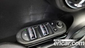 Mini Cooper 5Door CLASSIC 2022 года из Южной Кореи