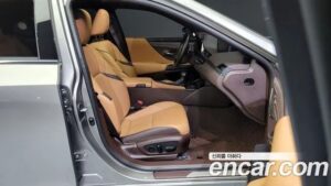Lexus ES Executive 2020 года из Южной Кореи
