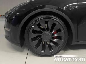 Tesla Model Y Performance 2022 года из Южной Кореи