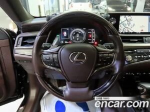 Lexus ES Executive 2021 года из Южной Кореи