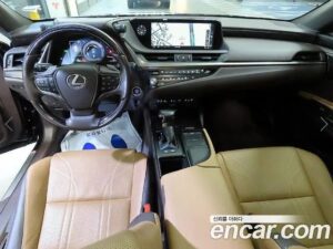 Lexus ES Executive 2021 года из Южной Кореи