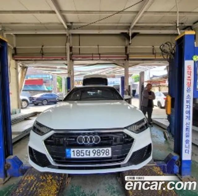 Audi A7 50 TDI 4WD Premium 2020 года из Кореи