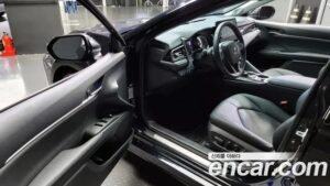 Toyota Camry 2.5 XLE HYBRID 2022 года из Южной Кореи