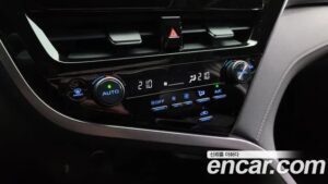 Toyota Camry 2.5 XLE HYBRID 2022 года из Южной Кореи