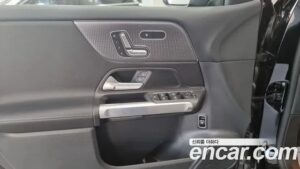 Mercedes-Benz GLB-Class GLB200 d 2023 года из Южной Кореи