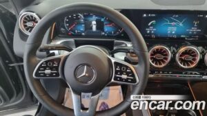 Mercedes-Benz GLB-Class GLB200 d 2023 года из Южной Кореи