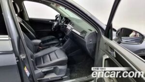 Volkswagen Tiguan 2.0 TDI Premium 2020 года из Южной Кореи