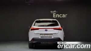 Lexus UX 2.0 2WD 2021 года из Южной Кореи