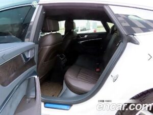 Audi A7 55 TFSI 4WD Premium 2020 года из Южной Кореи