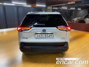 Toyota RAV4 2.5 2WD HYBRID 2022 года из Южной Кореи