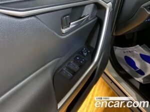 Toyota RAV4 2.5 2WD HYBRID 2022 года из Южной Кореи