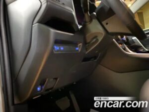 Toyota RAV4 2.5 2WD HYBRID 2022 года из Южной Кореи