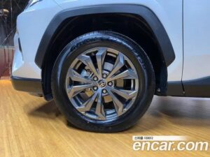 Toyota RAV4 2.5 2WD HYBRID 2022 года из Южной Кореи