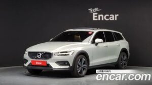 Volvo V60 T5 PRO AWD 2020 года из Южной Кореи