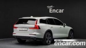 Volvo V60 T5 PRO AWD 2020 года из Южной Кореи