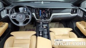 Volvo V60 T5 PRO AWD 2020 года из Южной Кореи