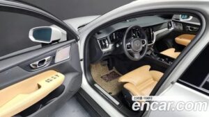 Volvo V60 T5 PRO AWD 2020 года из Южной Кореи