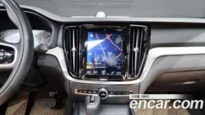 Volvo V60 T5 PRO AWD 2020 года из Южной Кореи