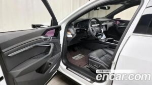 Audi e-tron 55 4WD 2022 года из Южной Кореи