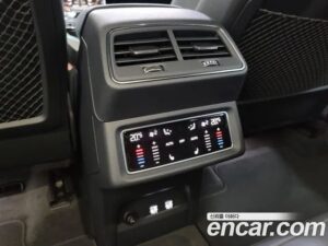 Audi e-tron 55 4WD 2022 года из Южной Кореи