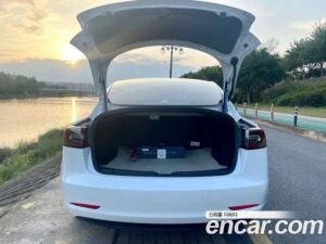 Tesla Model 3 Standard RANGE Plus 2020 года из Южной Кореи