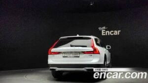 Volvo V90 T5 PRO AWD 2020 года из Южной Кореи