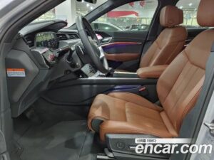 Audi e-tron 55 4WD 2022 года из Южной Кореи