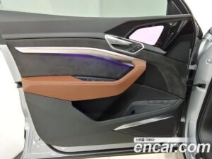 Audi e-tron 55 4WD 2022 года из Южной Кореи