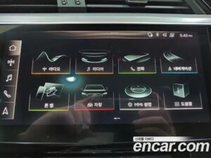 Audi e-tron 55 4WD 2022 года из Южной Кореи