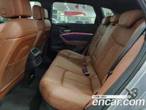 Audi e-tron 55 4WD 2022 года из Южной Кореи