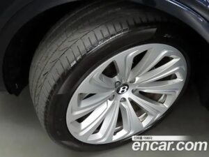 Bentley Bentayga 6.0 W12 2021 года из Южной Кореи