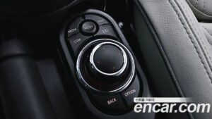Mini Cooper Convertible DEFAULT 2023 года из Южной Кореи