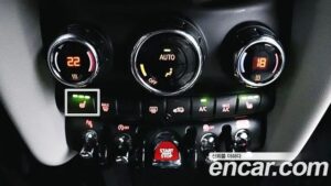 Mini Cooper Convertible DEFAULT 2023 года из Южной Кореи
