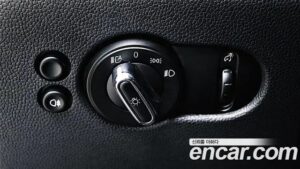 Mini Cooper Convertible DEFAULT 2023 года из Южной Кореи