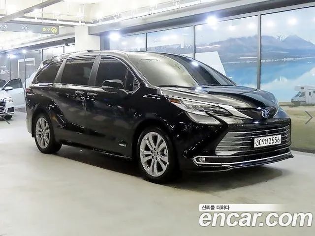 Toyota Sienna 2.5 HYBRID 2WD 2021 года из Кореи