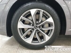 Audi e-tron 55 4WD 2022 года из Южной Кореи