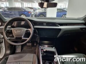 Audi e-tron 55 4WD Sportback 2022 года из Южной Кореи