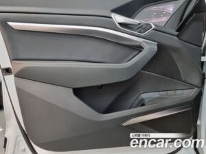 Audi e-tron 55 4WD Sportback 2022 года из Южной Кореи