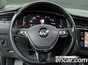 Volkswagen Tiguan 2.0 TDI 4motion Prestige 2020 года из Южной Кореи