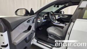 Audi Q8 50 TDI 4WD Premium 2021 года из Южной Кореи
