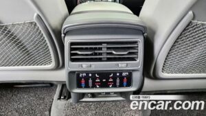 Audi Q8 50 TDI 4WD Premium 2021 года из Южной Кореи