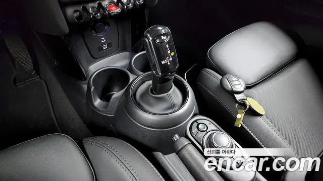 34958057_009.jpg Mini Cooper CLASSIC Plus 2022 года из Южной Кореи