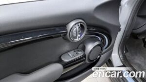 Mini Cooper CLASSIC Plus 2022 года из Южной Кореи