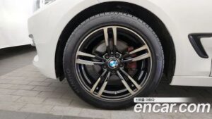 BMW Gran Turismo GT 320d xDrive 2019 года из Южной Кореи