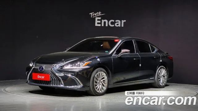 Lexus ES Luxury Plus 2021 года из Кореи