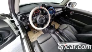 Mini Cooper DEFAULT 2021 года из Южной Кореи