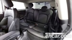 Mini Cooper DEFAULT 2021 года из Южной Кореи